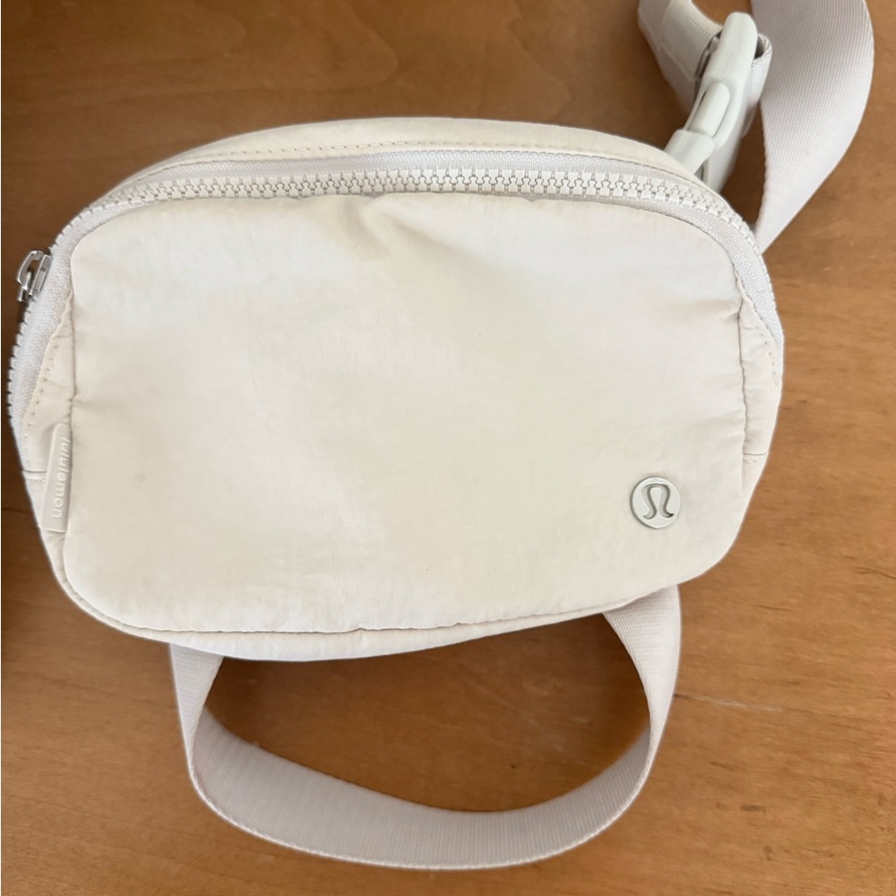 lululemon athletica Cream belt bag EUC